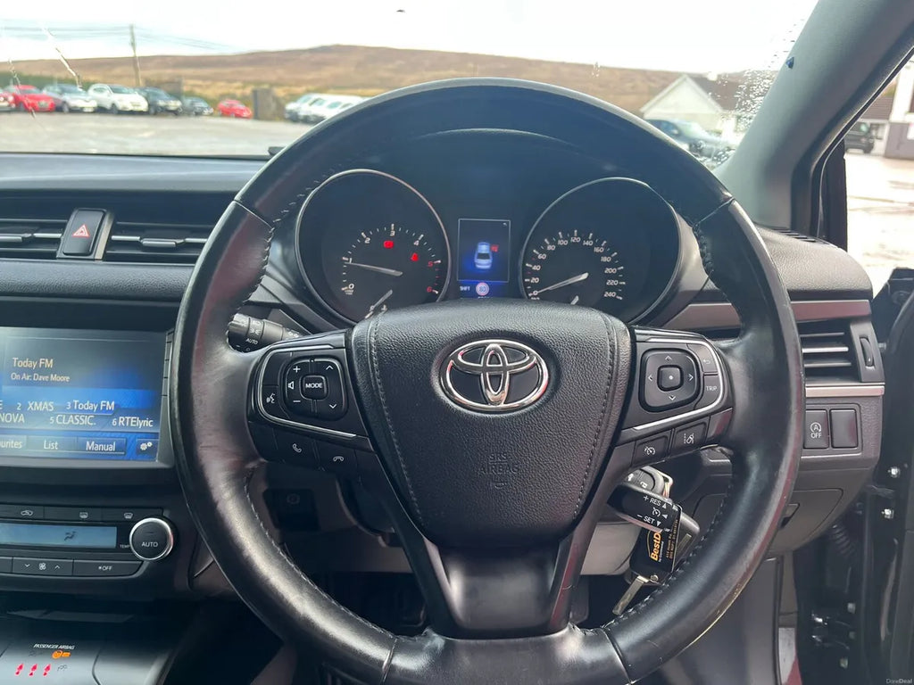 TOYOTA AVENSIS 2016 - 2.0 Luna new NCT warranty