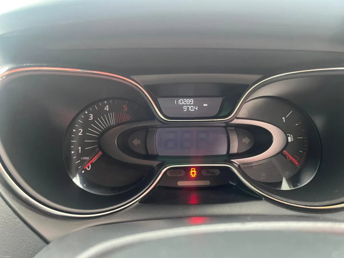 RENAULT CAPTUR 2017 AUTOMATIC WARRANTY DELIVERY