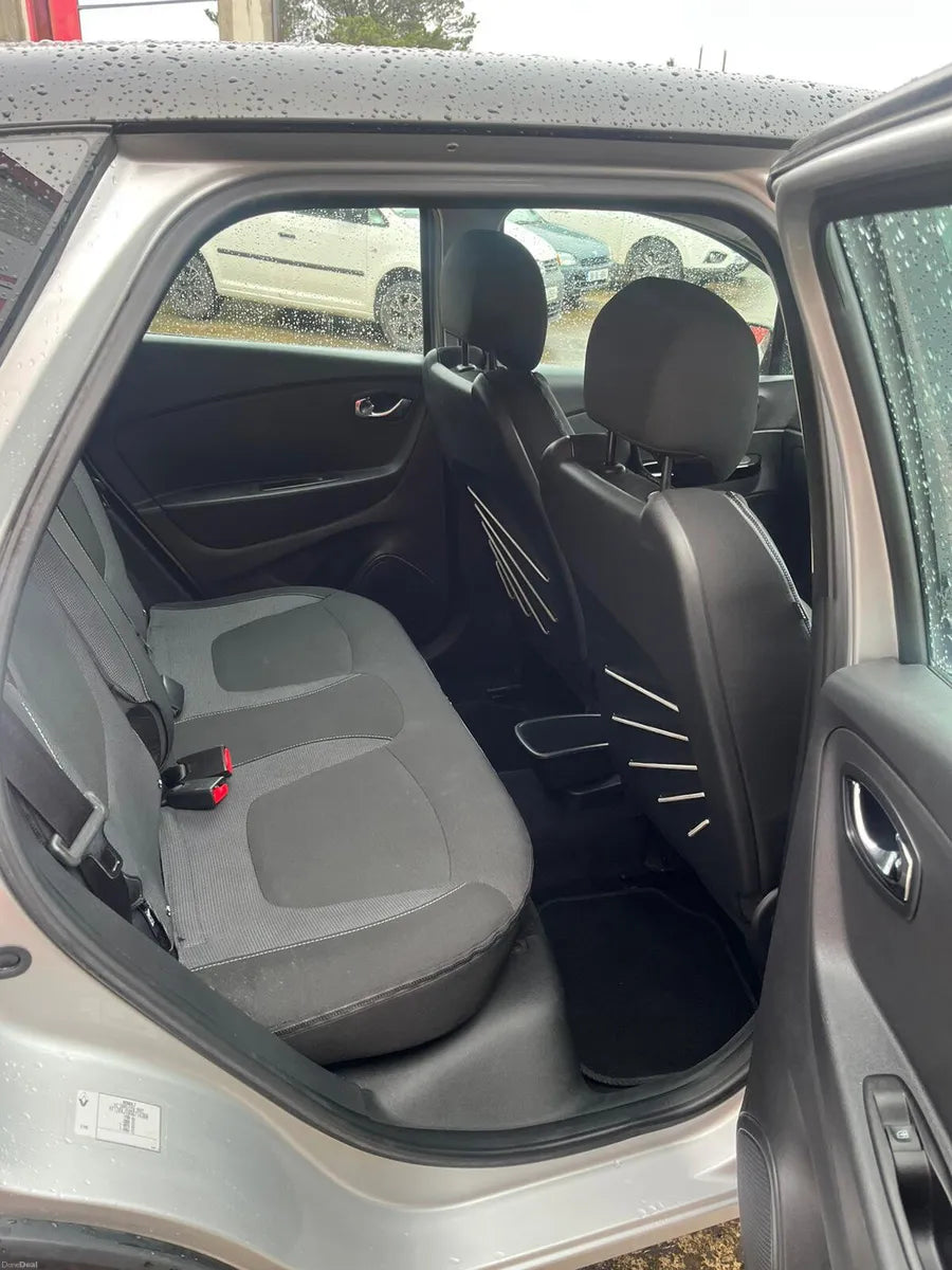 RENAULT CAPTUR 2017 AUTOMATIC WARRANTY DELIVERY