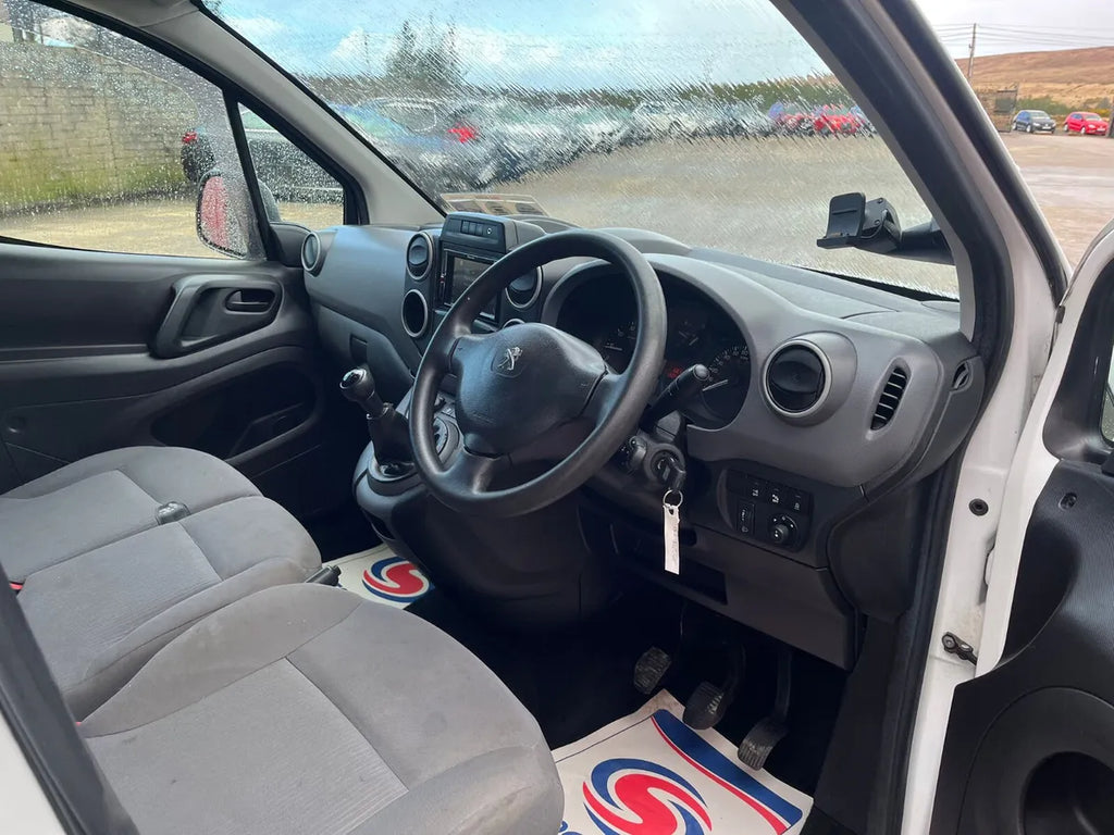 2015 PEUGEOT PARTHER NEW CVRT WARRANTY DELIVERY