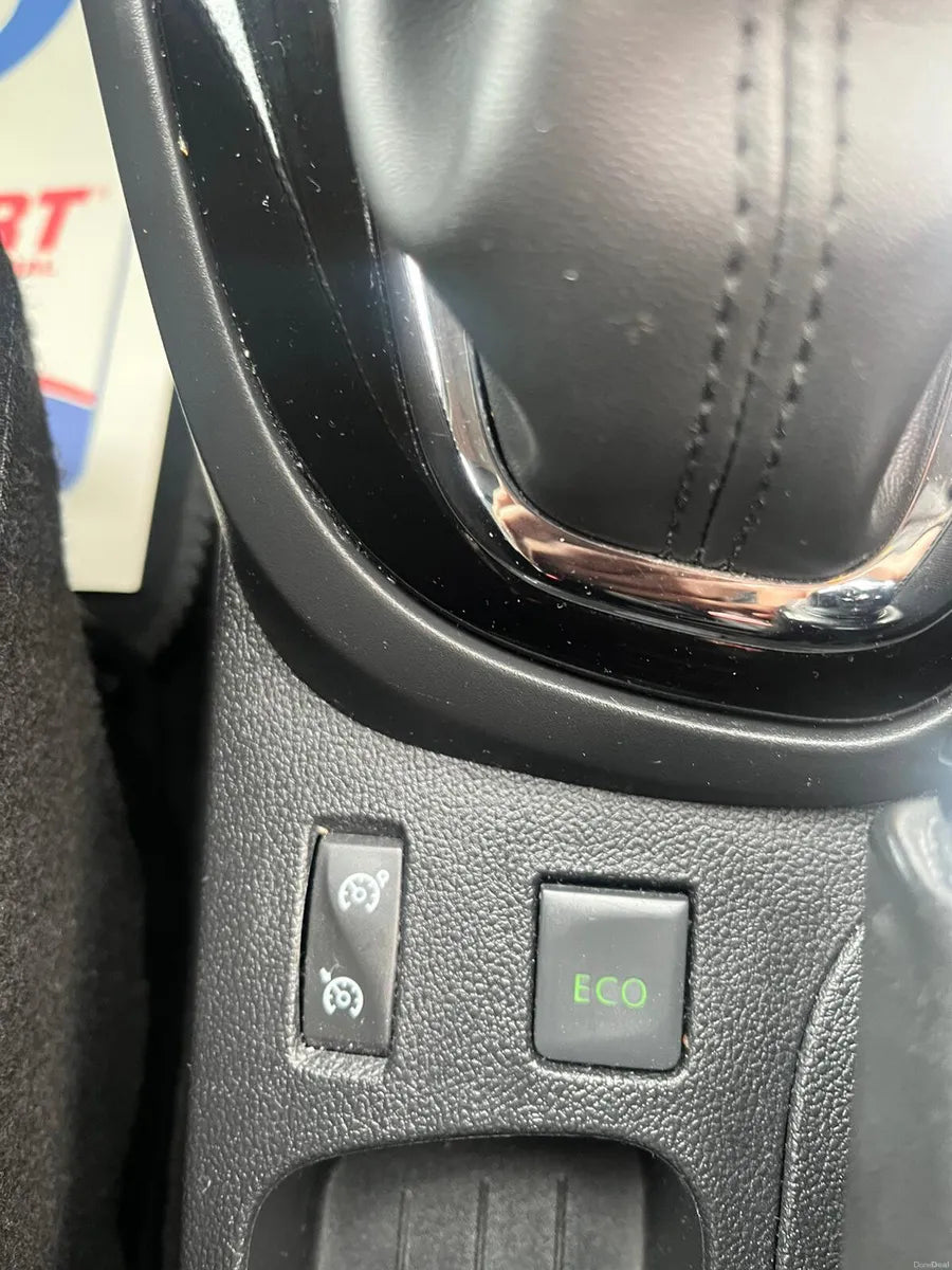 RENAULT CAPTUR 2017 AUTOMATIC WARRANTY DELIVERY