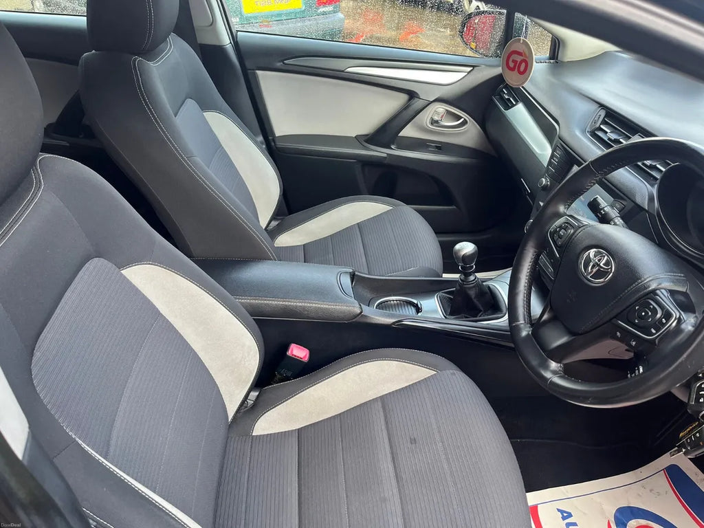 TOYOTA AVENSIS 2016 - 2.0 Luna new NCT warranty