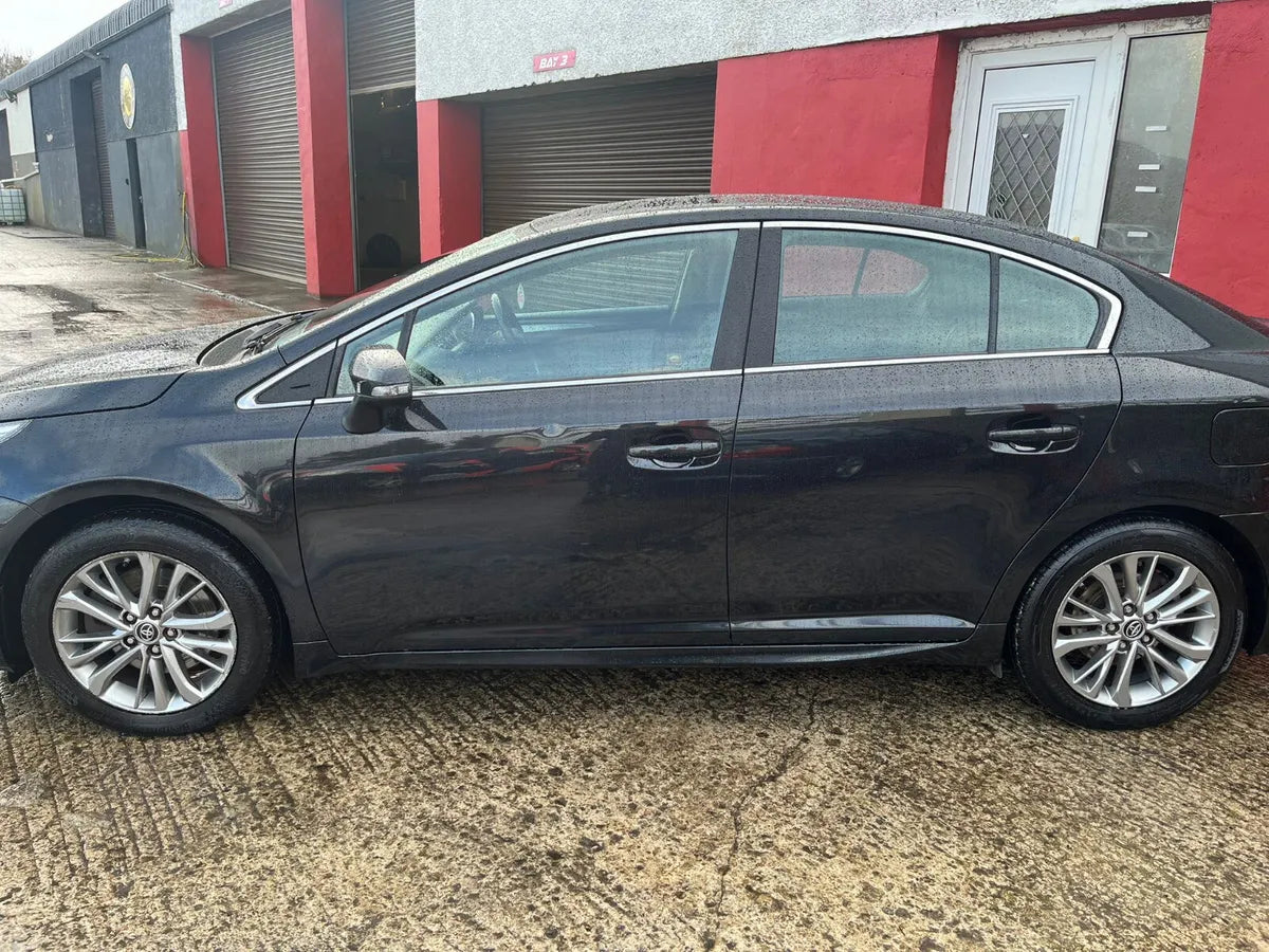 TOYOTA AVENSIS 2016 - 2.0 Luna new NCT warranty