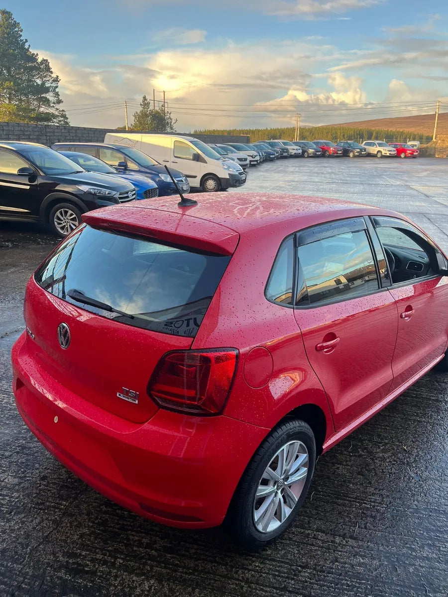 2016 VOLKSWAGEN POLO RED AUTOMATIC LOW KS