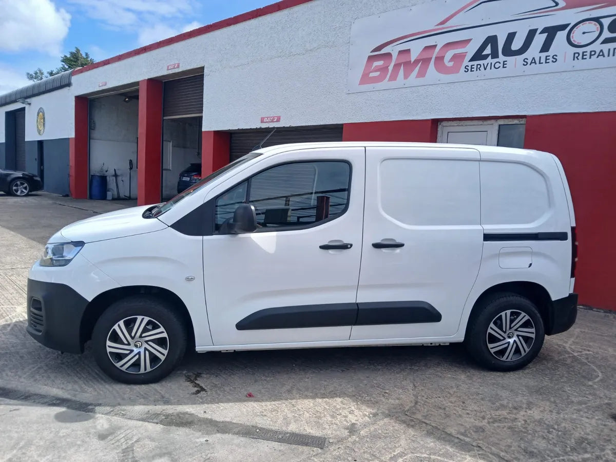 Citroen Berlingo 2022 free delivery new CVRT