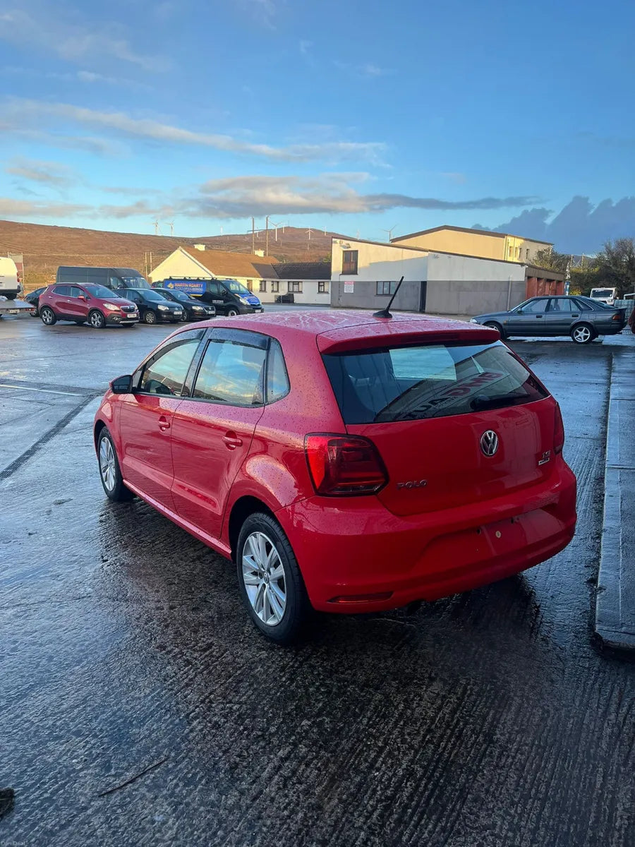 2016 VOLKSWAGEN POLO RED AUTOMATIC LOW KS