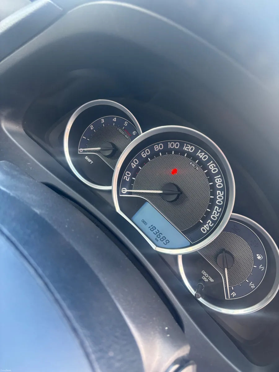 Toyota Auris 2013 low kilometres free delivery